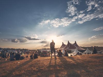 Foto vom Festival am Abend