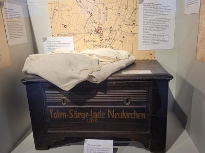 Bild einer Toten-Särge-Lade