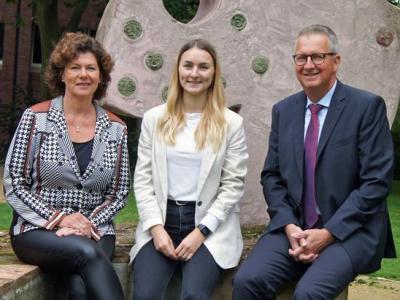 Standesbeamte der Stadt Neukirchen-Vluyn; von links nach rechts: Sabine Brambosch, Kristina Kohs, Michael Feldhaar