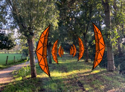 Fotomontage Kunstwerk in Baumallee