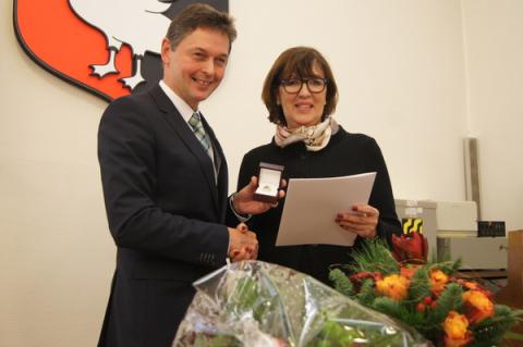 Hannelore Schulte erhält den Ehrenring der Stadt Neukirchen-Vluyn