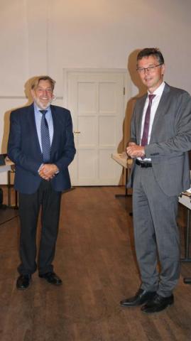 Ehrung Kurt Best durch Bürgermeister Lenßen