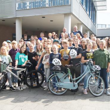 Gruppenfoto von Schülerinnen und Schülern