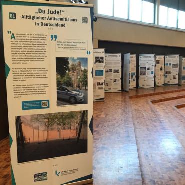 Ausstellungsstücke in Aula